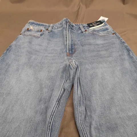 ABERCROMBIE HIGH RISE THE MOM JEAN - SIZE 6