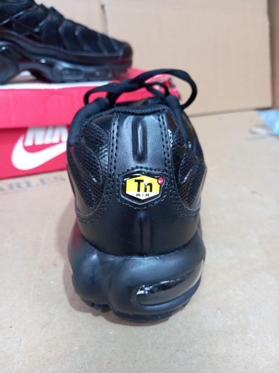 PAIR OF NIKE AIR MAX PLUS UK SIZE 7.5