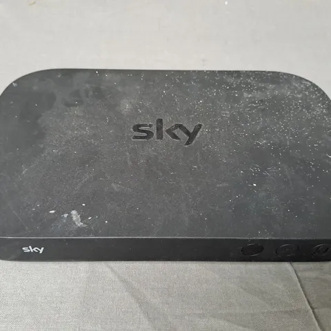 SKY EM150 Q MINI BOX