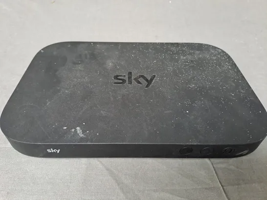 SKY EM150 Q MINI BOX