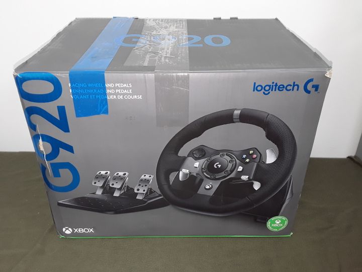 Lot 9200: LOGITECH G920 DRIVING FORCE RACING WHEEL - Simon Charles ...