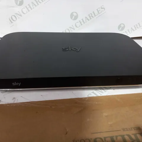 SKY Q TV BOX 