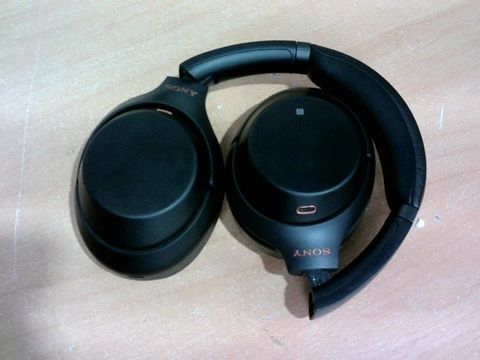 SONY WH-1000XM3 WIRELESS NOISE CANCELLING HEADPHONES 