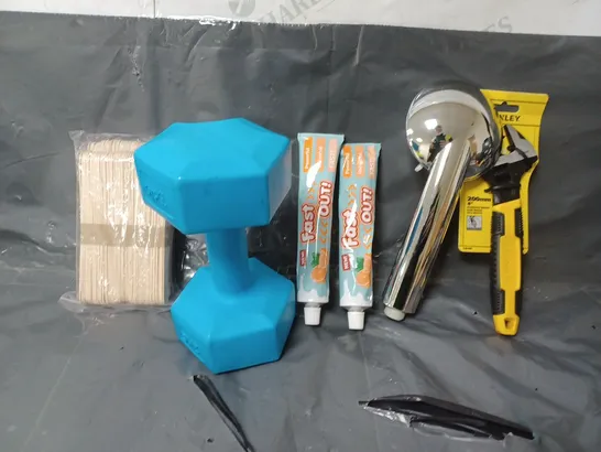 BOX OF APPROXIMATELY 15 ASSORTED ITEMS TO INCLUDE -  2KG DUMBBELL , SHOWER HEAD , STANLEY ADJUSTABLE WRENCH ETC