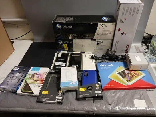 BOX OF APPROXIMATELY 10 ASSORTED HOUSEHOLD GOODS TO INCLUDE HP LASERJET INK, KEYBOARD FOR TABLET, PHILIPS FRESHTONES, PHONE CASES, AIRFLY PRO, AND TAB 410 TAB CASE ETC. 