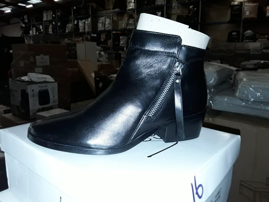 LOT OF 3 ISABELLA IDEAL LEATHER COLLECTION ANKLE BOOTS SIZE 4 ASSORTED COLOURS OF BLACK, BROWN AND NAVY