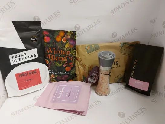 BOX OF APPROX 10 ITEMS TO INCLUDE HOTTIES WHITE CHOCOLATE, PERKY BLENDERS FOREST BLEND AND SALTEAN HIMALAYAN PINK SALT