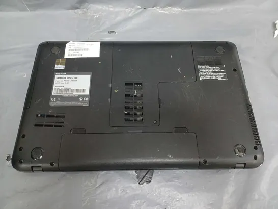 TOSHIBA SATELLITE C850-1MC	15 INCH PENTIUM B960 2.20GHZ