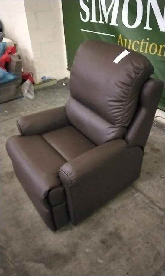 QUALITY BRITISH DESIGNED & MANUFACTURED G PLAN NEWMARKET MANUAL RECLINER OXFORD CHOCOLATE LEATHER ARMCHAIR 