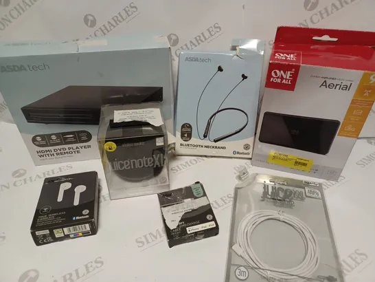 BOX OF APPROX 15 ASSORTED ITEMS INCLUDING JUICE PORTABLE SPEAKER, ONE FOR ALL AERIAL AND ASDATECH WIRELESS EARBUDS