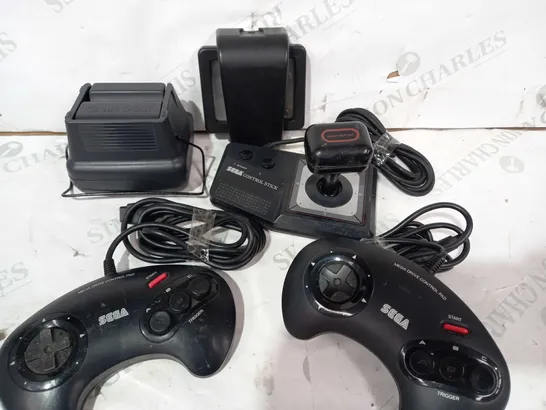 LOT OF ASSORTED SEGA GAMES CONSOLE ITEMS TO INCLUDE MEGA DRIVE CONTROL PAD, CONTROL SITCK, ETC