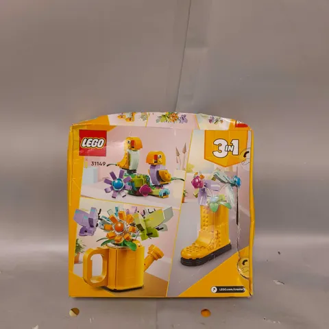 LEGO CREATOR 3IN1 FLOWERS IN WATERING CAN TOY 31149
