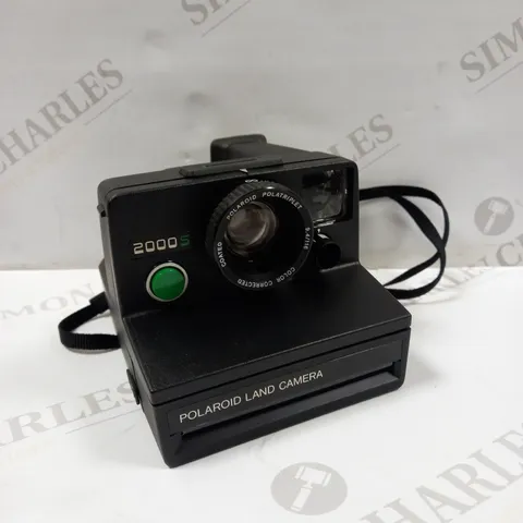 POLAROID 2000S LAND CAMERA 