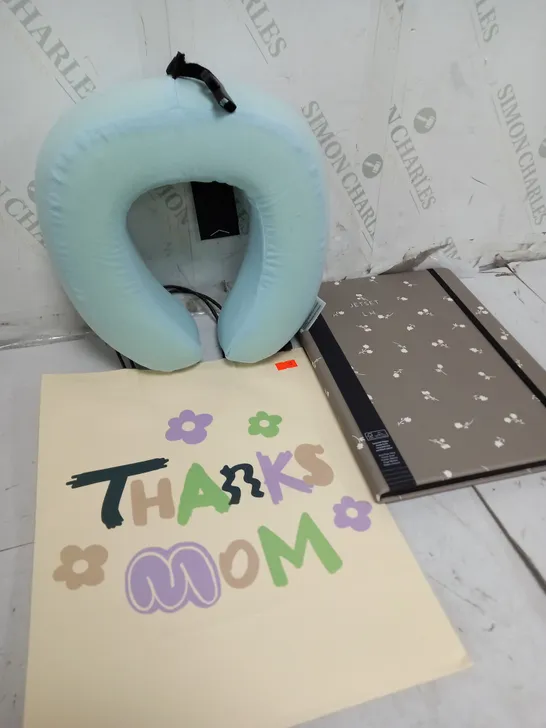 LARGE QUANTITY OF ASSORTED ITEMS TO INCLUDE THANKS MOM TOTE BAGS, NECK PILLOW, A4 PAD, ETC