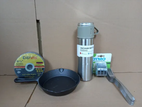 BOX OF APPROXIMATELY 10 ASSORTED ITEMS TO INCLUDE - FORK , VACUUM BOTTLE , CISIVIS CUTTING WHEEL ETC