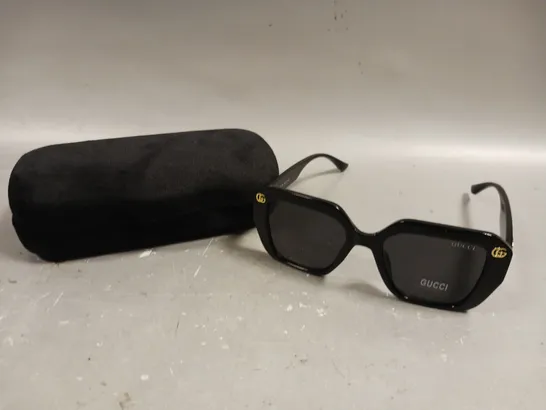 GUCCI 9591 SQUARE LENS BLACK FRAMED SUNGLASSES 