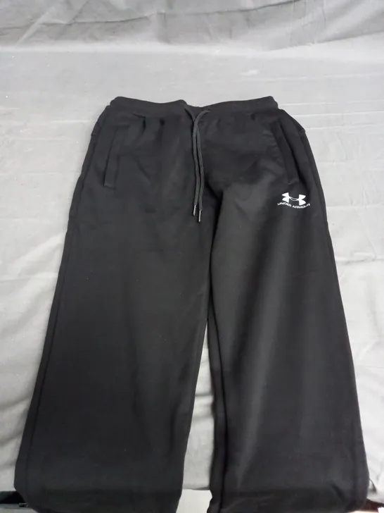 UNDER ARMOUR SWEATPANTS IN BLACK - L