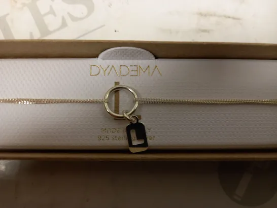 DYADEMA SILVER EFFECT CHOKER WITH 'L' CHARM