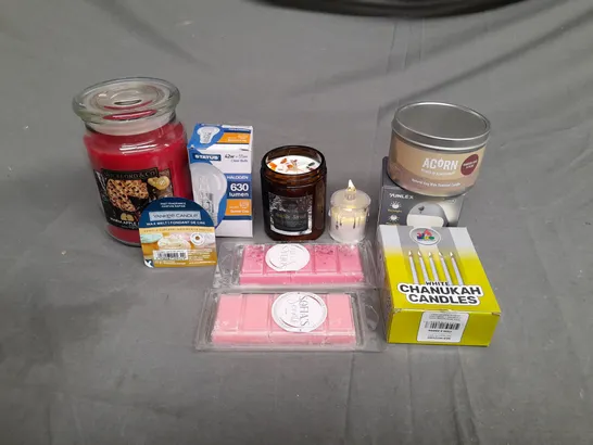 BOX OF ASSORTED HOUSEHOLD ITEMS TO INCLUDE CANDLES AND LIGHTBULBS