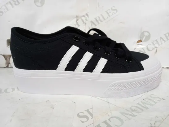 BOXED PAIR OF ADIDAS NIZZA PLATFORM SHOES IN BLACK/WHITE UK SIZE 6