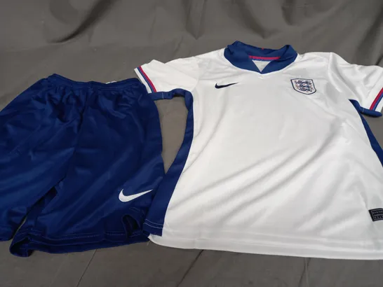 NIKE ENGLAND HOME FOOTBALL SHIRT & SHORTS- SIZE 26