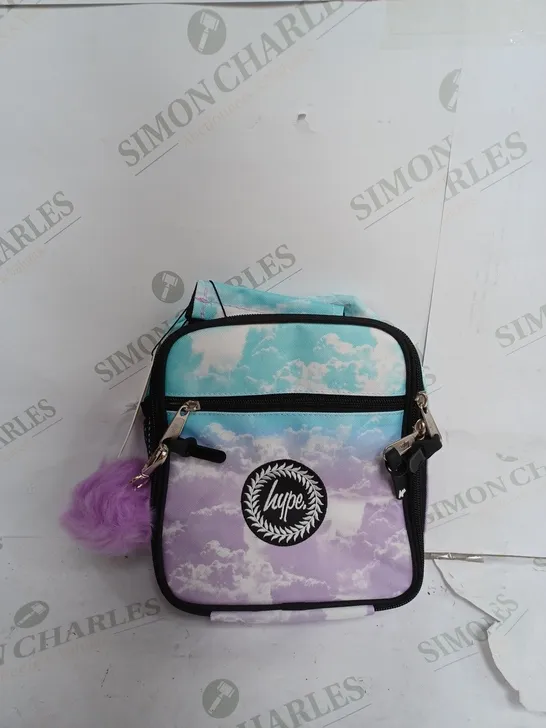 HYPE CLOUD FADE LUNCHBOX BAG