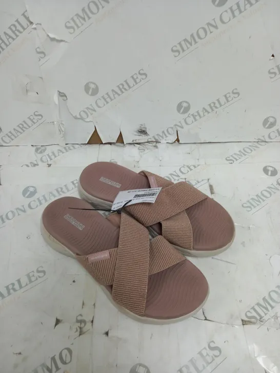 PAIR OF SKECHERS ON THE GO 600 STRETCH FIT CROSS BAND SLIDE ROSE GOLD SANDALS - SIZE 5