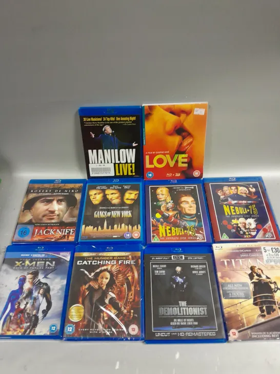 APPROXIMATELY 10 ASSORTED BLU-RAY/DVDS TO INCLUDE GANGS OF NEW YORK, TITANIC, X-MEN ETC 