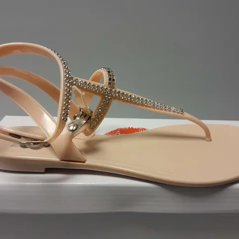 APPROXIMATELY 18 BOXED HOT LIPS SANDALS IN NUDE IN VARIOUS SIZES