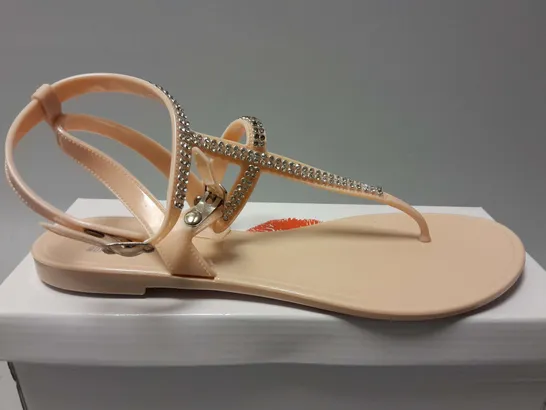 APPROXIMATELY 18 BOXED HOT LIPS SANDALS IN NUDE IN VARIOUS SIZES