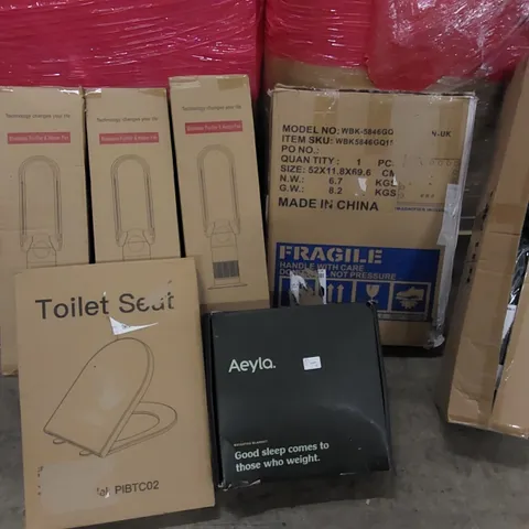 PALLET OF ASSORTED ITEMS INCLUDING: BLADELESS PURIFIER & HEATER FANS, HOLLYWOOD MIRROR, WEIGHED BLANKET, TOILET SEAT, ARTIFICIAL TREE