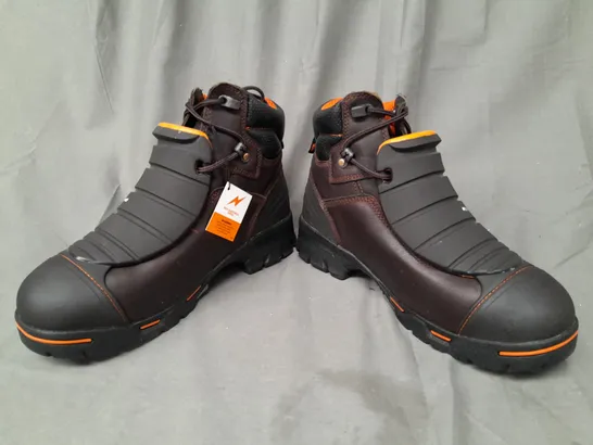 BOXED PAIR OF TIMBERLAND PRO ENDURANCE EXTERNAL MET GUARD STEEL TOE BOOTS IN BROWN/BLACK UK SIZE 9