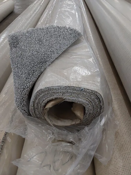 ROLL OF QUALITY DUTCHESS TWIST LIGHT GREY CARPET // SIZE: APPROXIMATELY 2.9 X 4m