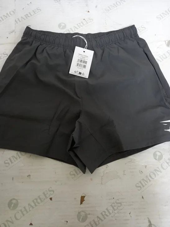 GYMSHARK ARRIVAL  SHORTS IN GREY - SMALL