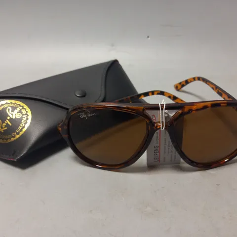 BOXED RAY-BAN SUNGLASSES