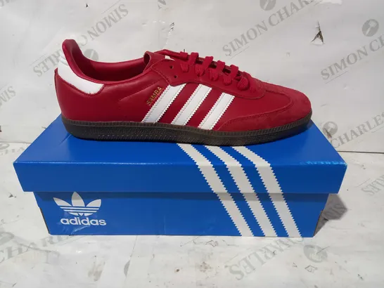 BOXED PAIR OF ADIDAS SAMBA TEAM SHOES IN RED/WHITE UK SIZE 9