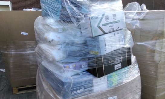 PALLET OF ASSORTED ITEMS INCLUDING CONTOUR MEMORY FOAM CERVICAL PILLOWS, PATTERNED QUILT, BAMBOO MEMORY FOAM CUSHION, CONTOUR MEMORY FOAM PILLOWS