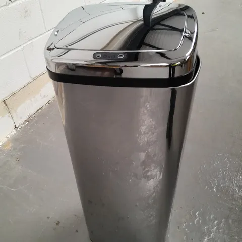 BOXED HOMCOM 50L MOTION SENSOR BIN IN SILVER 