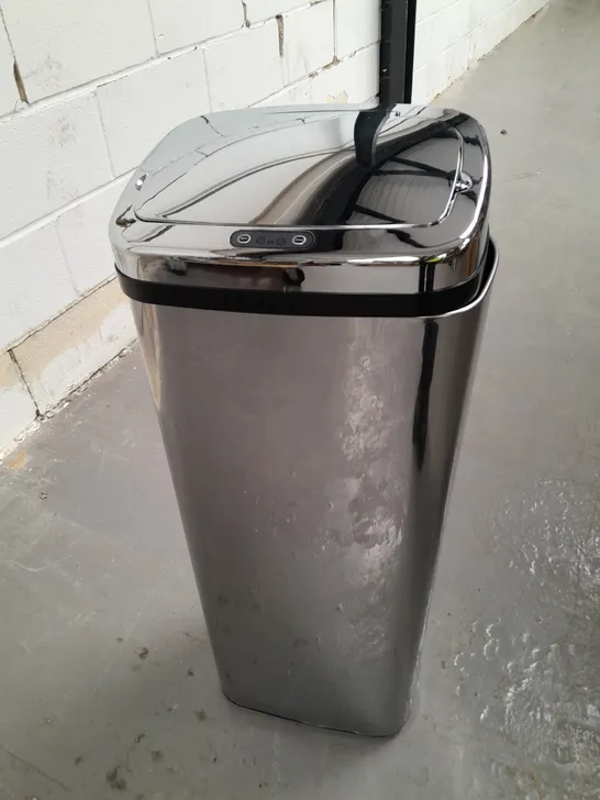 BOXED HOMCOM 50L MOTION SENSOR BIN IN SILVER 