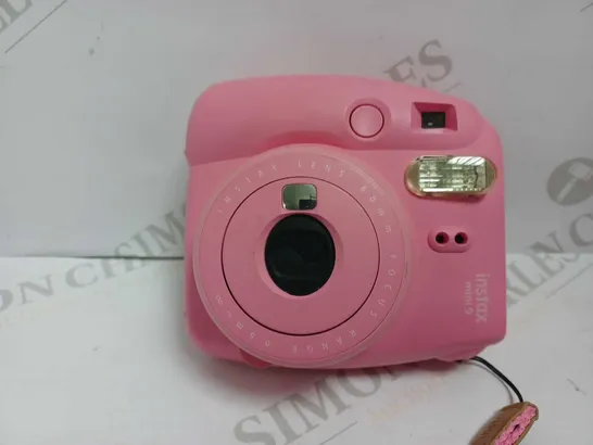 FUJIFILM INSTAX MINI 9 INSTANT CAMERA IN PINK