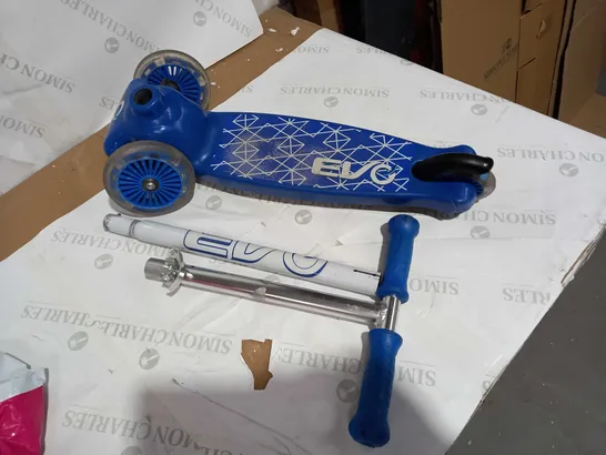 EVO LIGHT UP MOVE N GROOVE SCOOTER - BLUE RRP £24.99