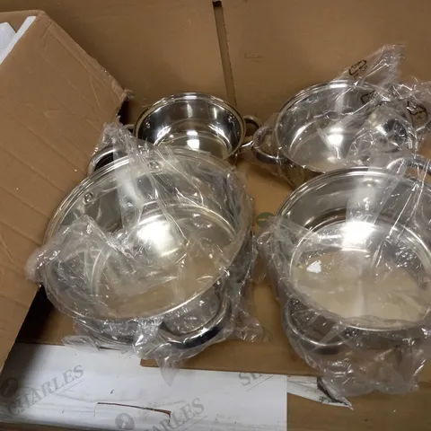 LOT OF APPROX 5 STAINLESS STEEL SAUCEPANS/FRYING PAN SET
