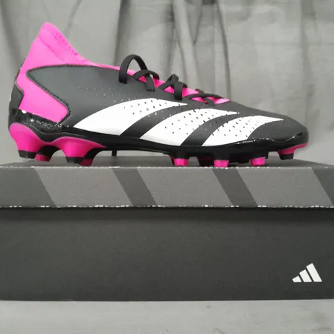 BOXED PAIR OF ADIDAS PREDATOR ACCURACY .3 SHOES IN BLACK/PINK/WHITE UK SIZE 5