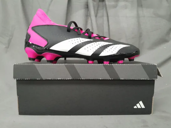 BOXED PAIR OF ADIDAS PREDATOR ACCURACY .3 SHOES IN BLACK/PINK/WHITE UK SIZE 5