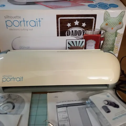 SILHOUETTE PORTRAIT ELECTRONIC CUTTING TOOL