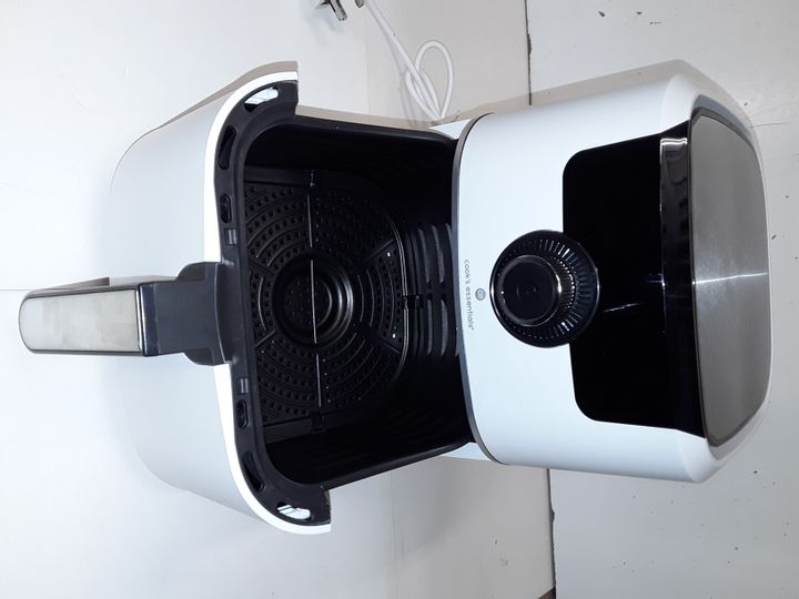 COOK'S ESSENTIAL AIR FRYER WHITE 3181279Simon Charles Auctioneers