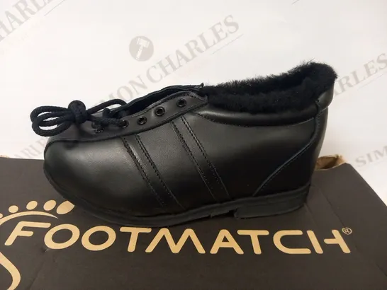 BOXED FOOTMATCH SHOES 