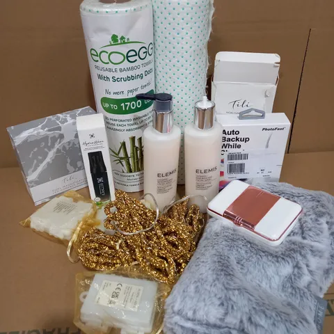 LOT OF APPROX. 9 X ITEMS TO INCLUDE EMANI VEGAN COSMETICS HYDRAWEAR 12 HOUR FOUNDATION 40ML, TILI SILICONE FACE CLEANER, COZY HOME NECK WARMER, ETC.