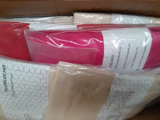 BOX OF APPROXIMATELY 15 ASSORTED SASA CRAZE BEDDING ITEMS IN VARIOUS STYLES AND COLOURS