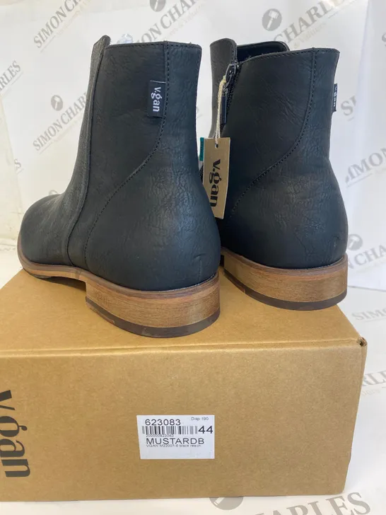 BOXED PAIR OF V.GAN MUSTARDB BLACK BOOTS SIZE 44